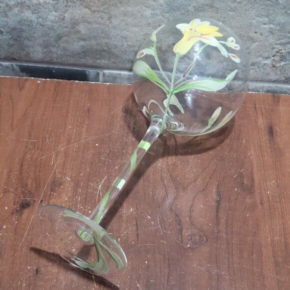 Hand Blown Balloon Wine Glass Tropical Lilies Pattern Yellow Flower - Picture 5 of 12